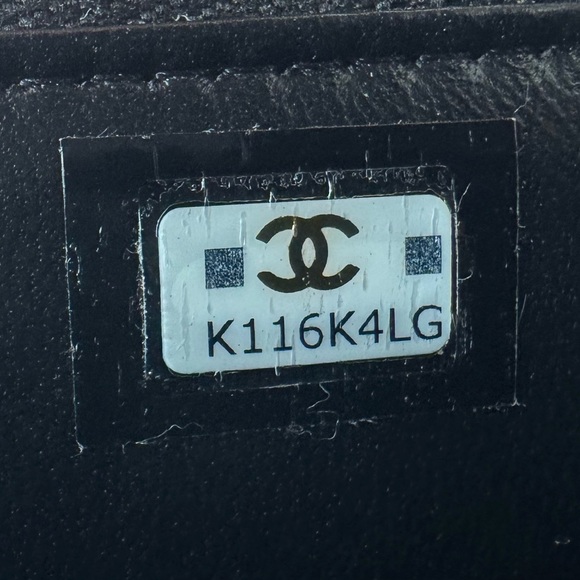 Chanel Black Quilted Vanity Case with Gold Hardware - Picture 2 of 16